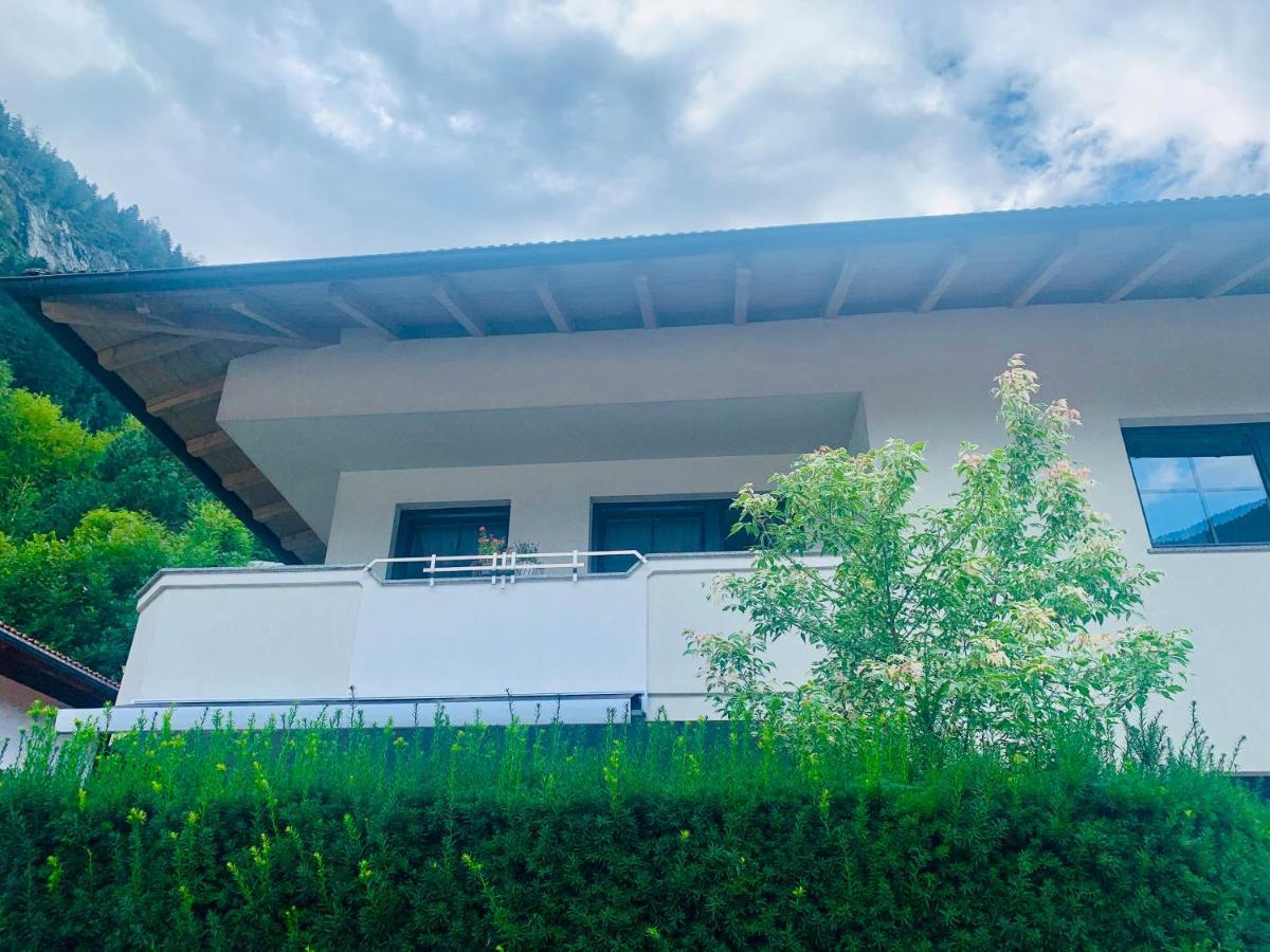 Apart Haus Bella Майрхофен Экстерьер фото